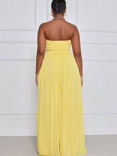 Monos acampanados con hombros descubiertos